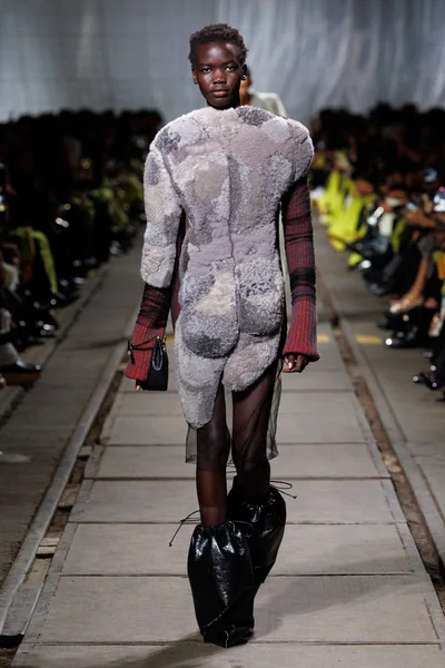 Look 35